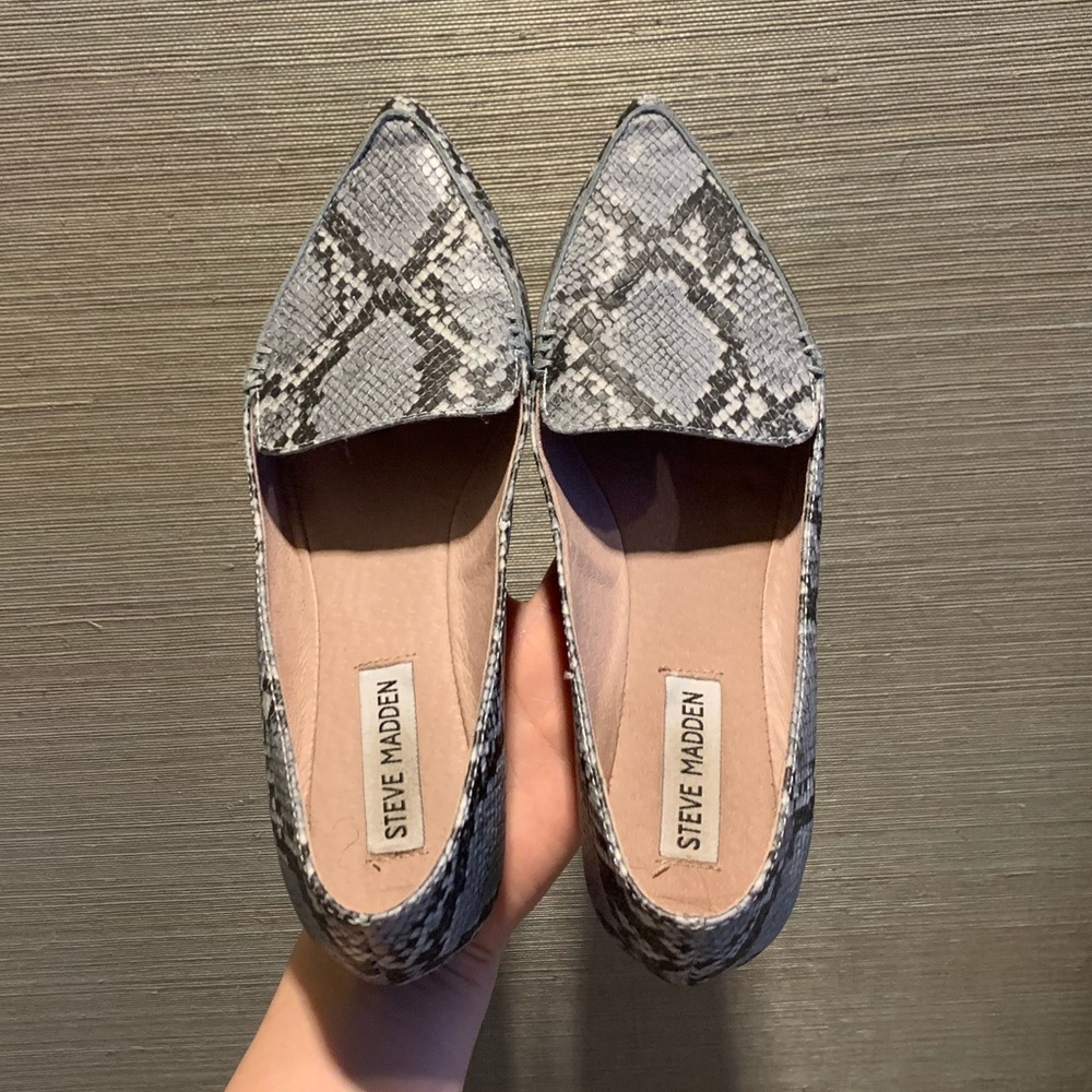 Snake Print Pointed Flats
